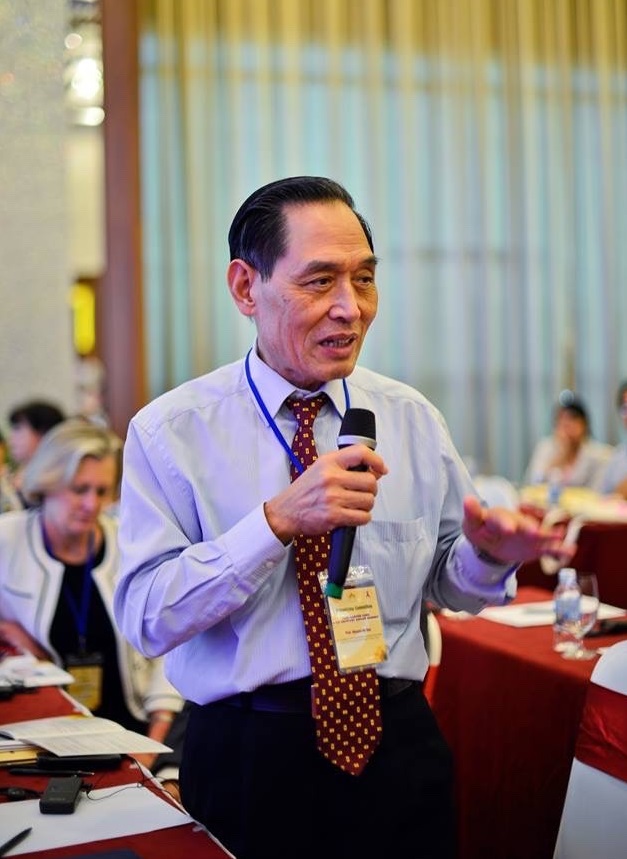 GS.TS. Nguyễn Bá Đức: “Khi không làm được gì nữa thì làm thơ”