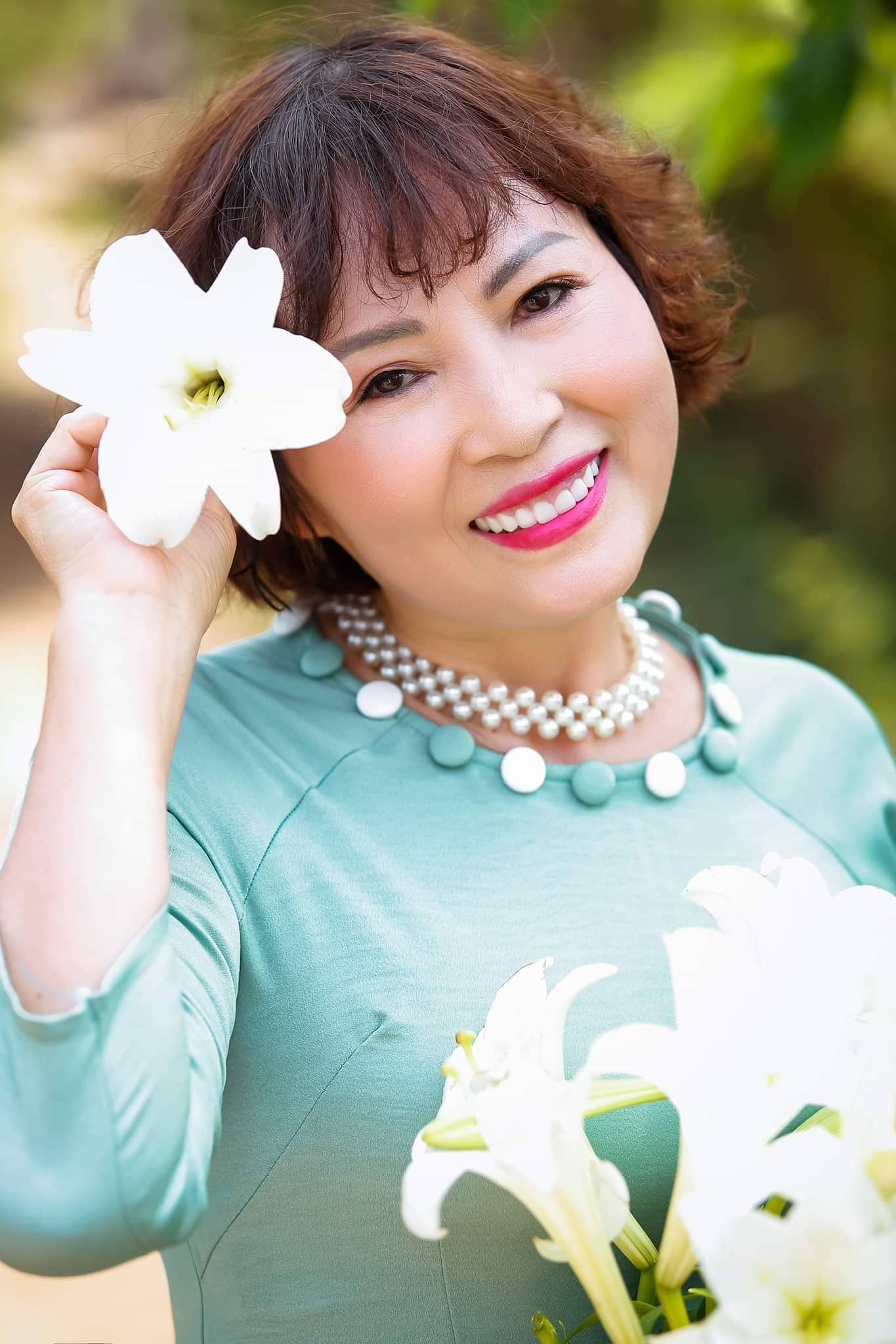 Ch&ugrave;m thơ của Phạm Thị Hồng Thu